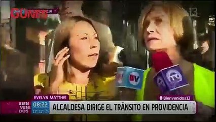 Şili'de belediye başkanı gazetecilerden 'Mirkelam' gibi kaçtı