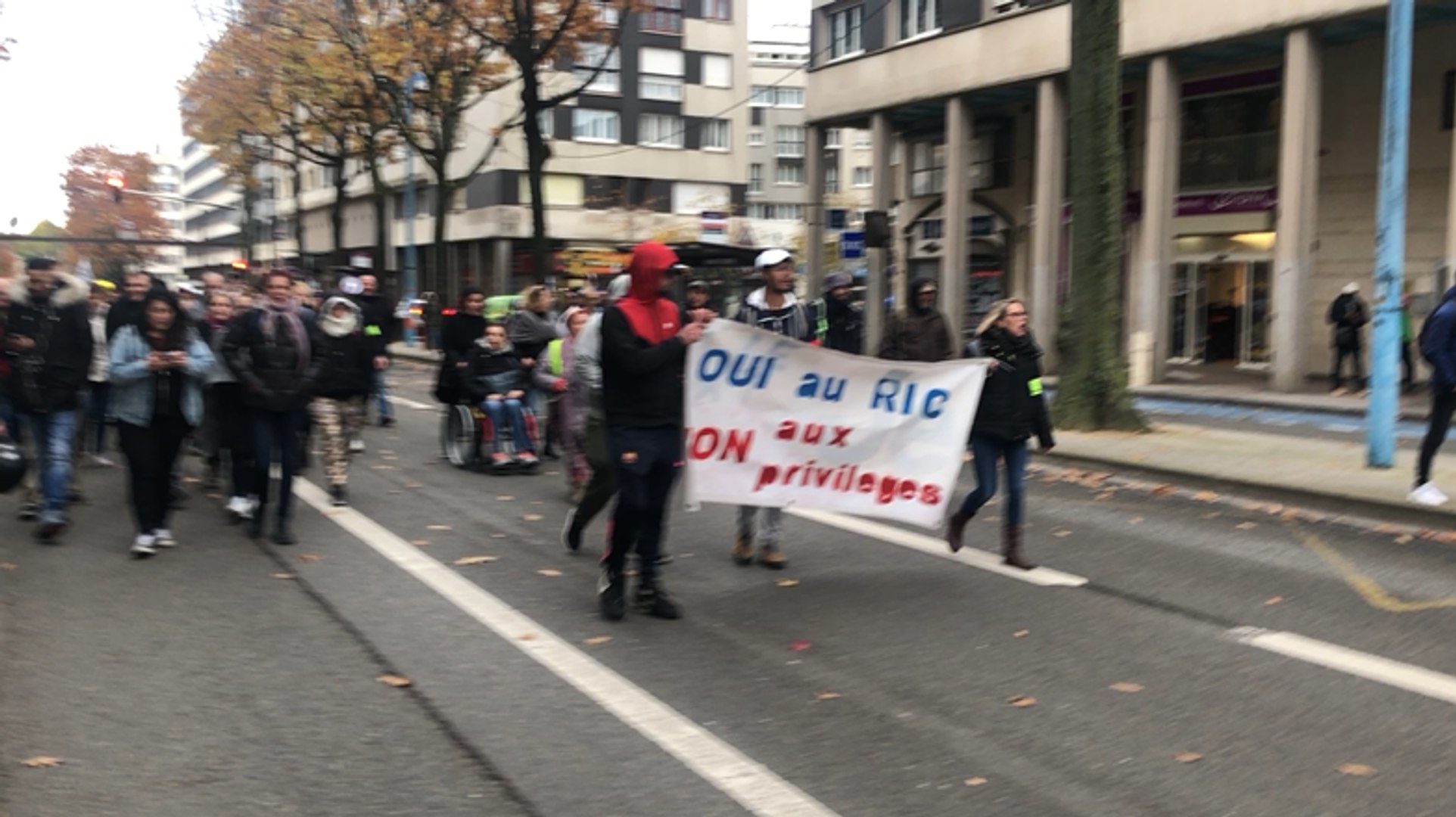 Le Mans Environ 150 Gilets Jaunes Manifestent Ce Samedi