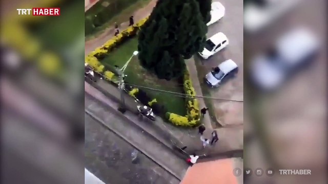 Şili'de 5 motosikletli polis 1 göstericiyi kovaladı