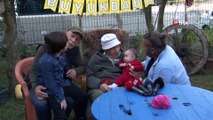 100 yaşına giren 79 torun sahibi yaşlı adama torunlarından doğum günü sürprizi