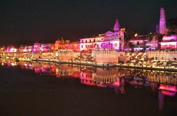 Aarti at River Saryu after Ayodhya verdict: watch | Oneindia News