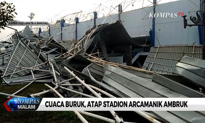 Download Video: Cuaca Buruk, Atap Stadion Arcamanik Bandung Ambruk