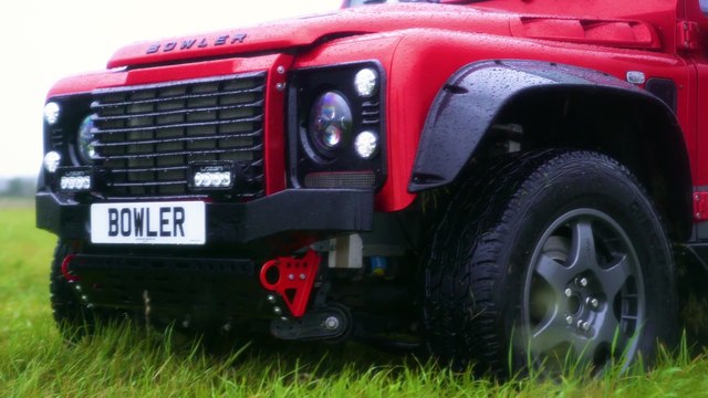 Suzuki Jimny vs Jeep Wrangler vs Bowler Bulldog (OFF-ROAD!) - DRAG RACE, ROLLING RACE & BRAKE TEST
