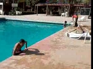 [O.N.E] Swimmin in December -_- ... Me & El Moroz Part I
