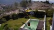 Les impressionnantes images d'un hélicoptère qui remplit sa cuve dans une piscine