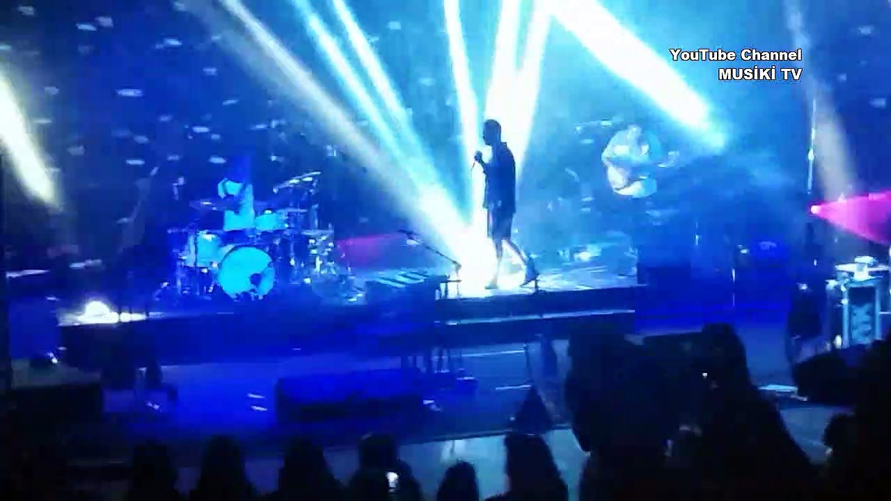 YÜZYÜZEYKEN KONUŞURUZ - Kadıköy Kızı (Konser/Canlı) @Antalya Açık Hava Tiyatrosu - HD