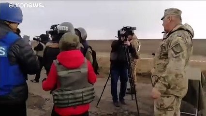 شاهد: بدء انسحاب القوات المتنازعة من خط الجبهة في شرق أوكرانيا