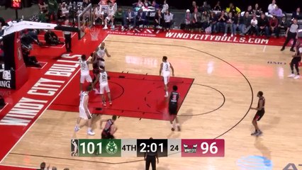 Justin Simon Posts 21 points & 13 rebounds vs. Wisconsin Herd