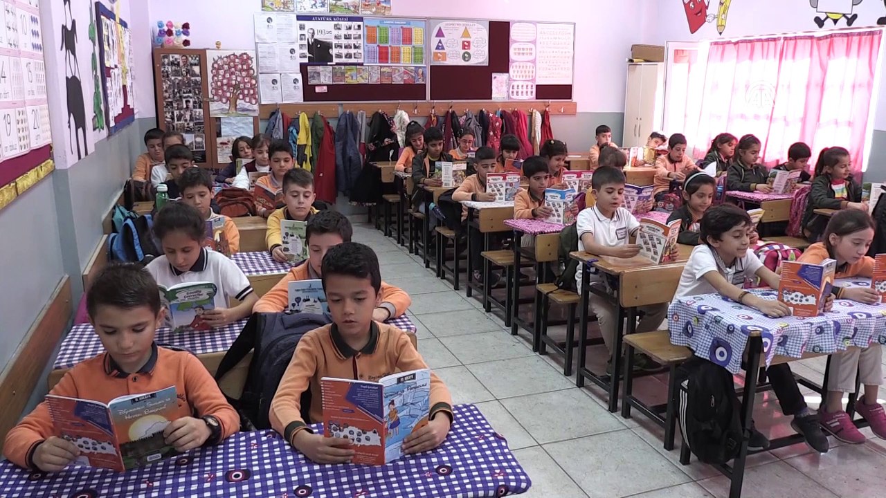 Bu okullarda herkes 'okuyor' - DİYARBAKIR