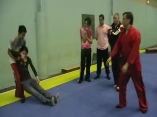 KO NO TOUCH A DISTANCE SUR MARJOLAINE