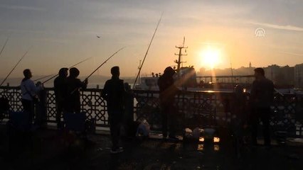 Büyük Önder Atatürk'ü anıyoruz - Galata Köprüsü