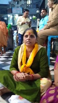 बांके बिहारी मंदिर वृंदावन में भजन - राधे राधे गालो रे