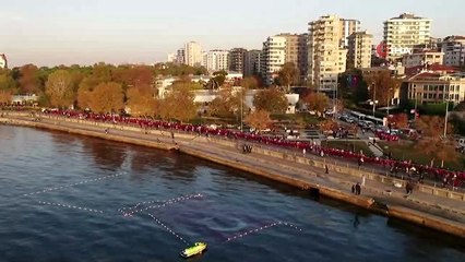 Kadıköy'de Ata'ya 'Saygı Zinciri'