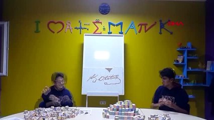 Erzurum bin 40 zeka küpüyle atatürk'ün portresini ve imzasını tabloya işlediler