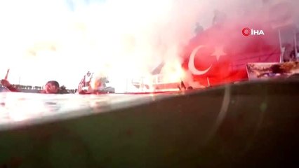 Dev "Atatürk'ün Gözleri" tablosu dalgıçlar tarafından denizden çıkarıldı