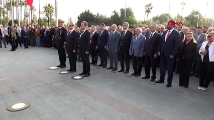 Mersin'de atatürk saygı ve özlemle anıldı