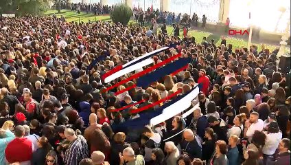 Dolmabahçe Sarayı'na akın ettiler