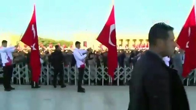 Anıtkabir'deki törende ''Recep Tayyip Erdoğan'' sloganları