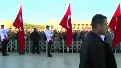 Anıtkabir'deki törende ''Recep Tayyip Erdoğan'' sloganları