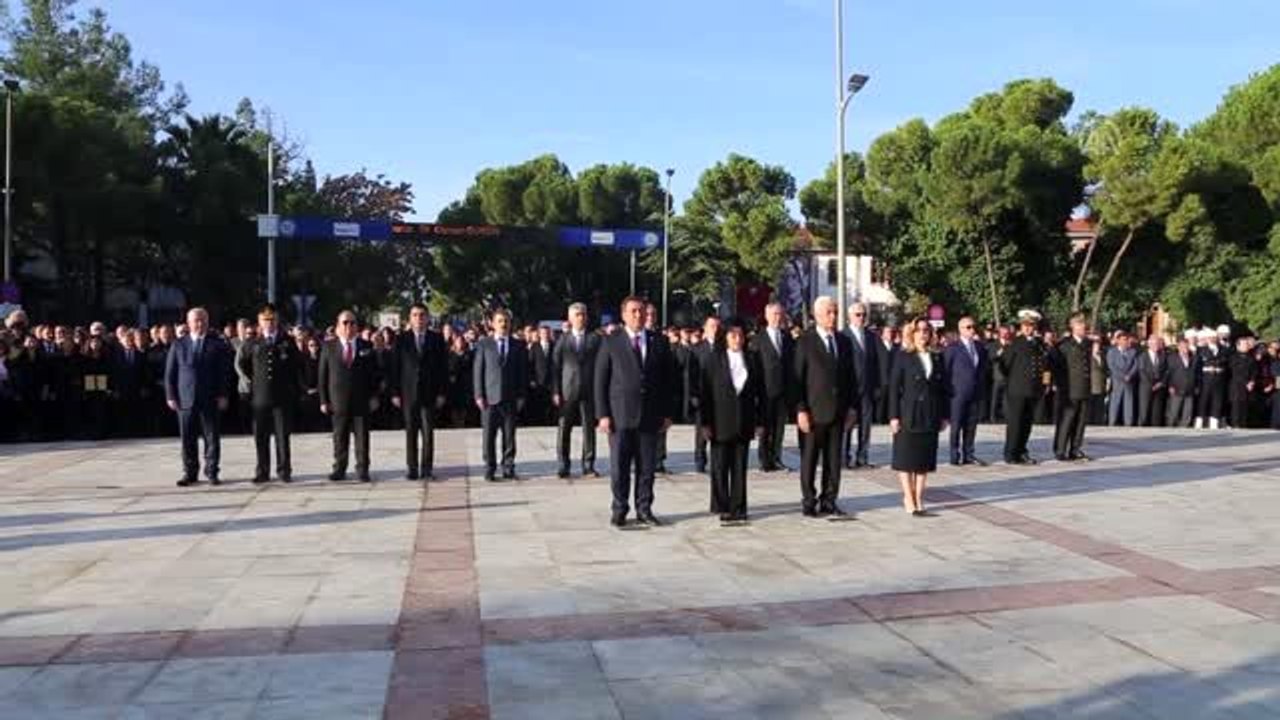 Büyük Önder Atatürk'ü anıyoruz