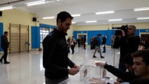 Sergio Sayas (Na ) ejerce su derecho al voto