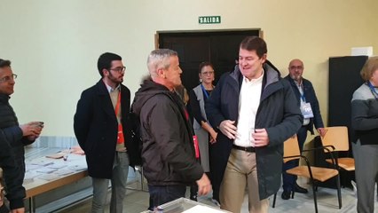 Fernández Mañueco vota en las elecciones del '10-N' en Salamanca