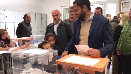 Ignacio Garriga (Vox) vota en Barcelona