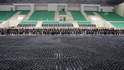 Sporcular 30 bin silindirden Atatürk silüeti oluşturdu