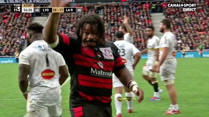 L'ovation de Gerland pour la sortie de Mathieu Bastareaud