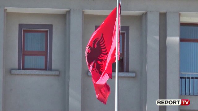 Report TV - Ngërçi i Kushtetueses/ Meta i 'ankohet' Ruçit: Fajtor është KED, unë e kam bërë detyrën