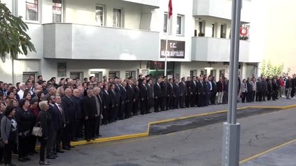 Atatürk'ün resimleri ve sözlerinin sergilendiği 100. Yıl Duvarı açıldı