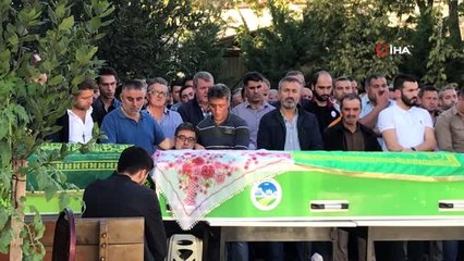 Feci kazada hayatını kaybeden anne, baba ve bebekleri son yolculuğuna uğurlandı