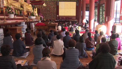 수능 전 주말...간절한 모심에 기도명소 '북적' / YTN