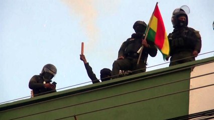 볼리비아 시위대 국영방송 점거...대통령궁 경찰도 시위 가세 / YTN