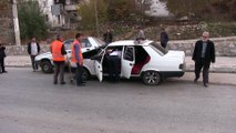Park halindeki otomobile çarpan araçtaki 3 kişi yaralandı - KAHRAMANMARAŞ