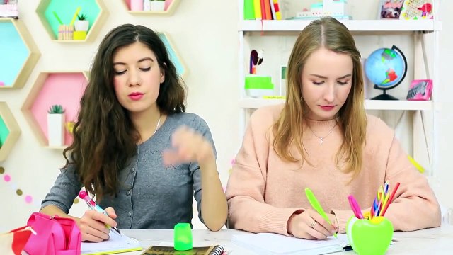 12 TRUCOS RAROS DE MAQUILLAR EL MAQUILLAJE EN CLASE / BROMAS PARA EL REGRESO A CLASES
