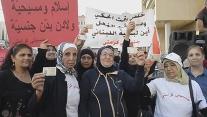 Miles de libaneses se manifiestan a la espera de un nuevo Gobierno