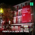 Suena 'El novio de la muerte' frente a la sede del PSOE