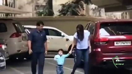 Taimur Ali Khan Run Towards The Paparazzi Leaving Mom Kareena Kapoor Khan's Hand