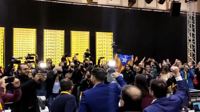 Gabriel Rufián y la cúpula de ERC celebran su victoria en Cataluña