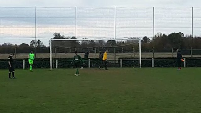 Pénalty de Luciano contre Moliens en coupe de l'Oise le 9 novembre 2019