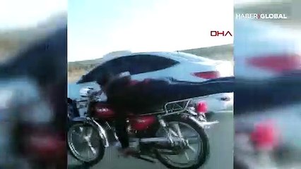 Motosikletli gencin ölüm sürüşü kamerada: Abi bunlar ne yapıyor ya?