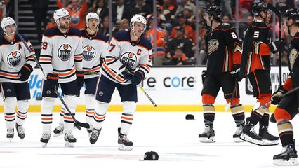 Connor McDavid records hat trick against Ducks
