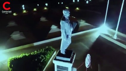 Kıbrıs'ta öğrenciler Atatürk'ü andı