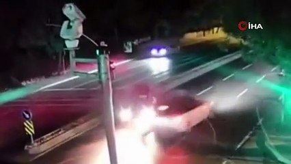 Sarıyer'de kameraya yansıyan kaza yürekleri ağza getirdi