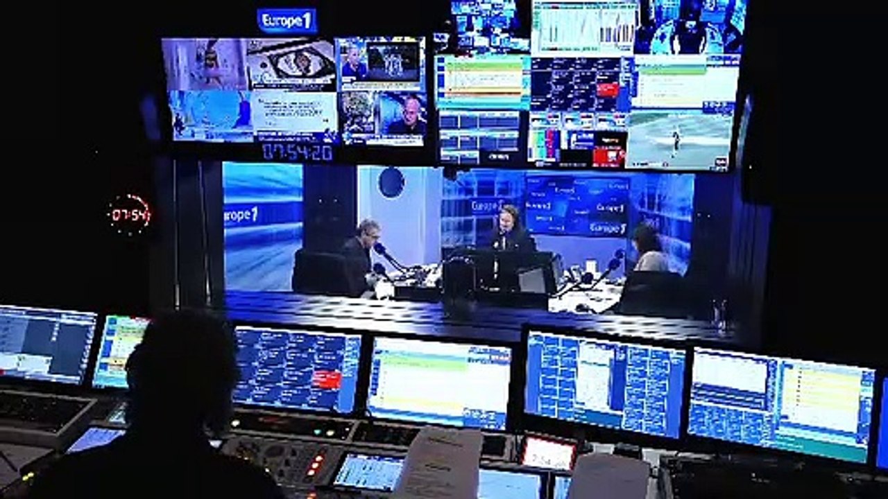 Emmanuel Macron dans le grand bain des municipales : quel est son plan d'action en vue de 2022 ?