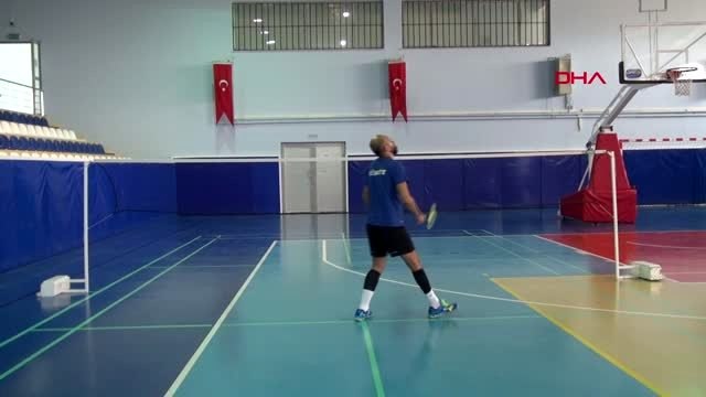 Spor engelli sporcu, badminton avrupa şampiyonası'na hazırlanıyor