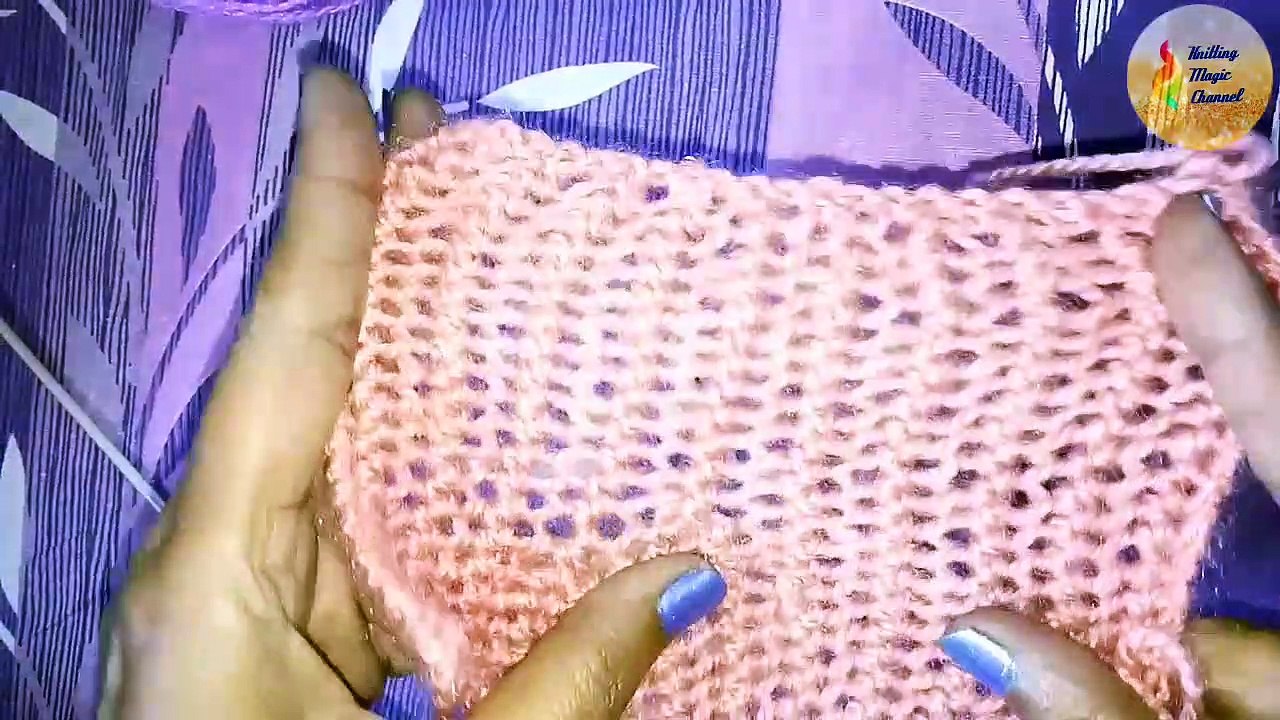 Easy reversable pattern for ladies cardigans, jackets, shawls and scarfs