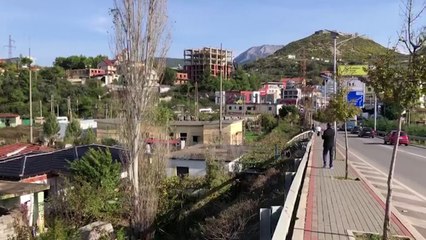 Ora News - Të shtëna me armë në Lezhë /Pamje nga vendëngjarja