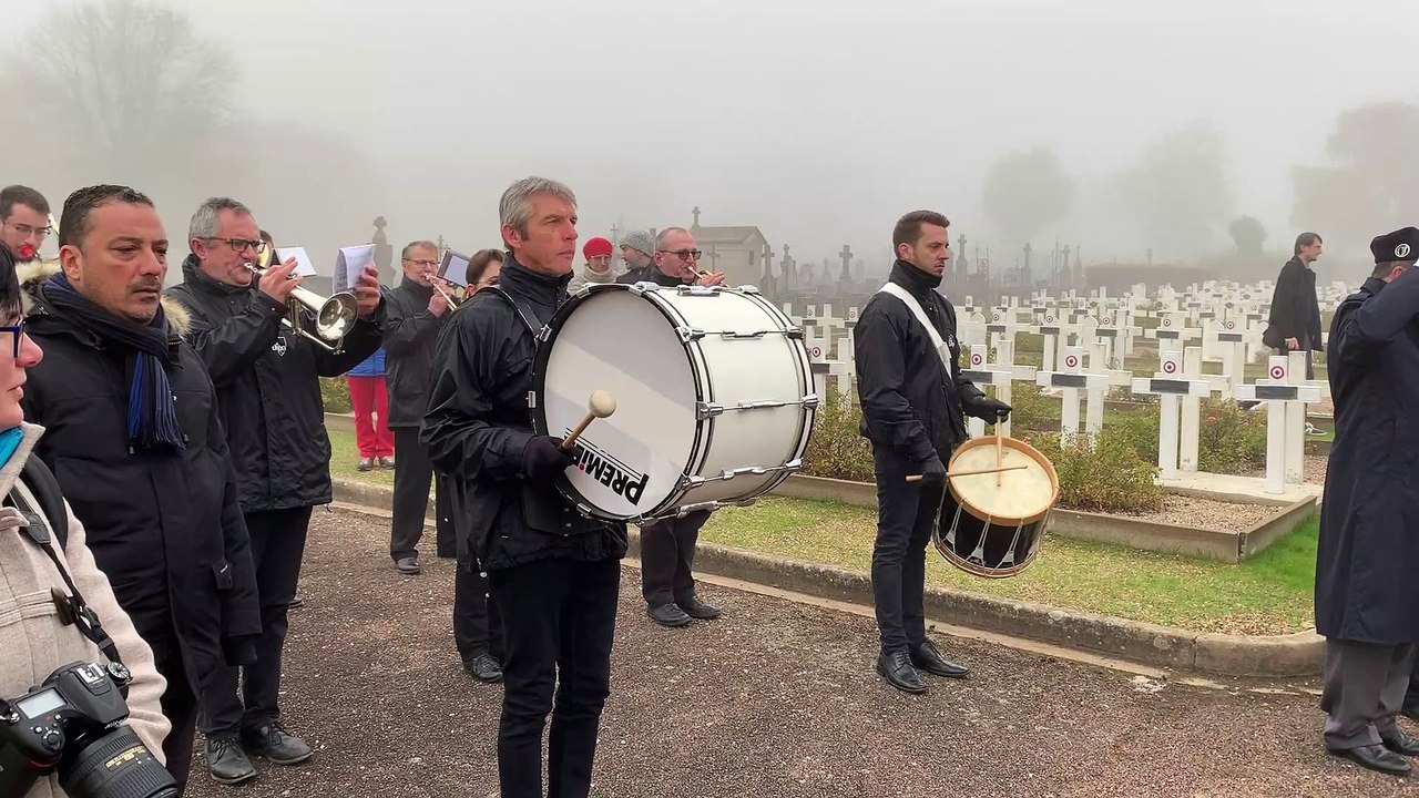 Cérémonies du 11 novembre à Dijon : la Marseillaise a retenti au cimetière des Péjoces
